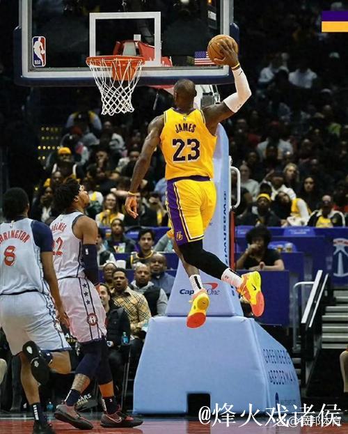詹姆斯24+11布朗尼5分 湖人大胜送奇才16连败